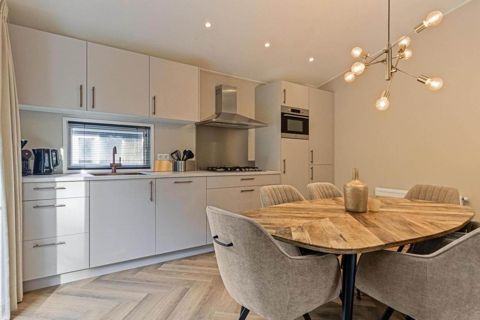 Topparken - Resort De Brabantse Kempen Lage Mierde Zimmer foto
